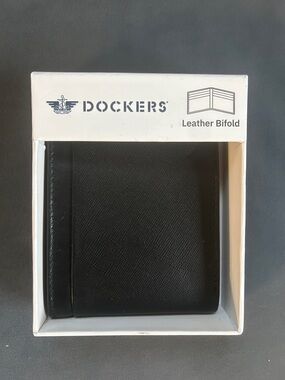 Dockers Ventana Slim Genuine Leather Bifold Wallet with RFID Blocking